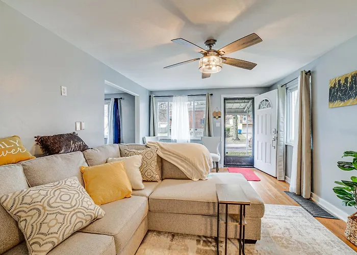 Penn Hills ~ 11 Mi To Holiday home