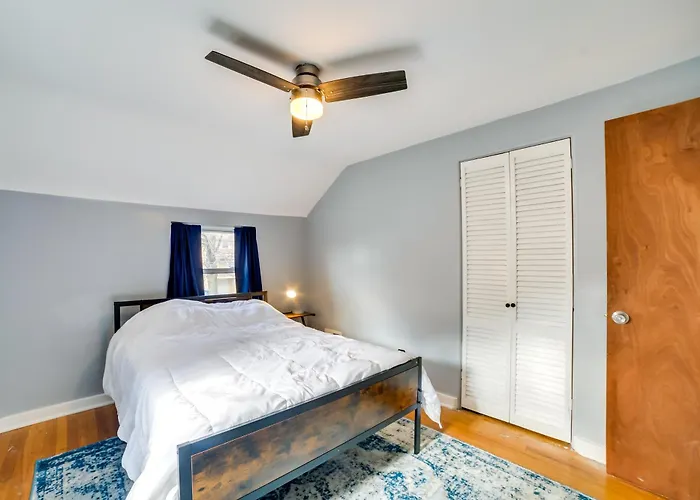 Penn Hills ~ 11 Mi To Holiday home